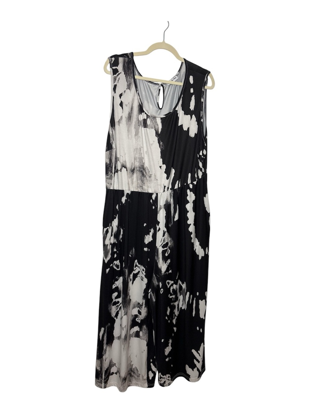⭐️ Beyond This Plane - Sleeveless Black & White Tie-Dye Cropped Jumpsuit- 4XL - Picture 4 of 12